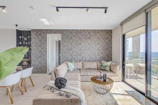 Luxury 2 bed, 2 bath Apartment Ellipse Waterfall - 9