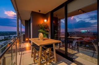 Luxury 2 bed, 2 bath Apartment Ellipse Waterfall - 6