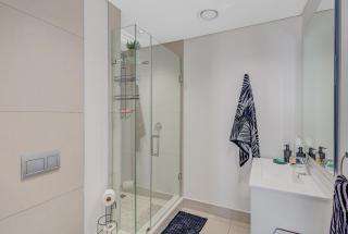 Luxury 2 bed, 2 bath Apartment Ellipse Waterfall - 3