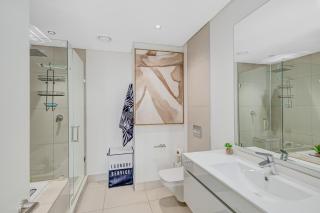 Luxury 2 bed, 2 bath Apartment Ellipse Waterfall - 2
