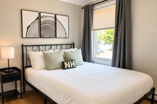 *NEW* Beautiful 3 floor Townhome with Sauna - 3