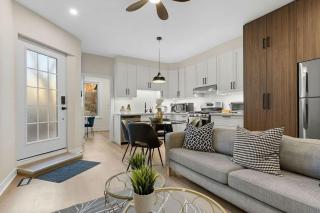 High Park Haven Modern Styled 2B2B in Toronto - 9