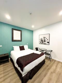 Central ex hotel ensuite room 428 - 0