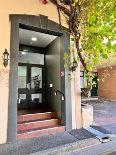 Central ex hotel ensuite room 428 - 7