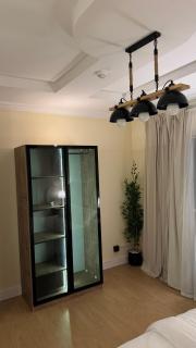 Studio with one bedroom and a living room - 2