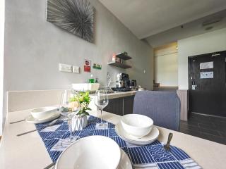 Metra Home 1BR 3-5 pax Ayer Keroh Side by Side MITC - 3
