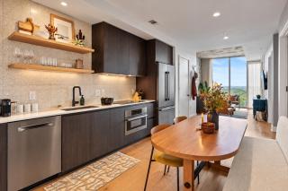 Downtown Austin Condo - Rooftop Pool & Skyline Views - 4
