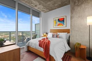 Downtown Austin Condo - Rooftop Pool & Skyline Views - 6