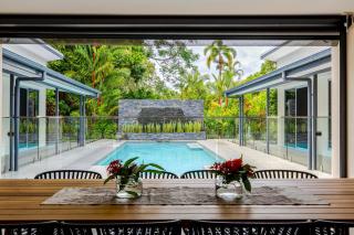 11 Sonata Close - 4 Bedroom Luxury House by the Beach - 0