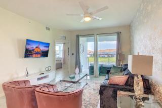 Comfy Lakeview 3BR with 2 Clubhouses & Waterpark - 5
