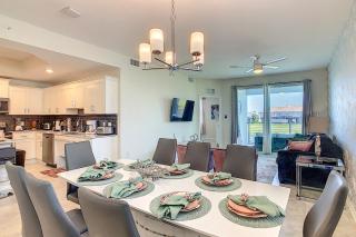 Comfy Lakeview 3BR with 2 Clubhouses & Waterpark - 1