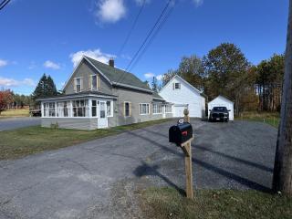 Charming 5-bedroom house in Jackman, Moose River Maine - 9