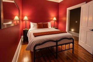 No Car Needed King Bed Balcony Abercorn And York-2 - 4
