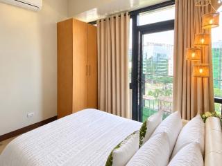 Chateau de Soleil by Araneta Suites - 6