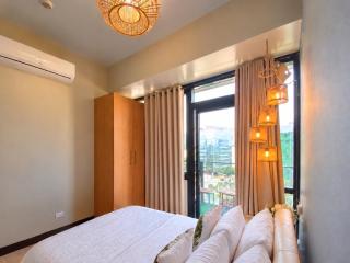 Chateau de Soleil by Araneta Suites - 5