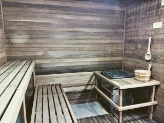 Top Floor King Room Indoor Pool Hot Tub Sauna Loon - 3