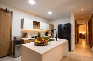 Penthouse de Lujo con Terraza Privada en Baia Kristal Cartagena - 5