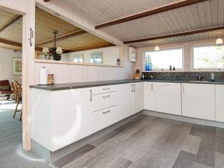 Tranquil Beach Cottage in Rindby-By Traum - 4