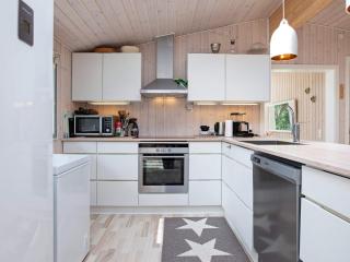 6 person holiday home in Højby - 7