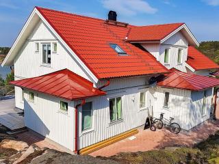 10 person holiday home in KLÖVEDAL - 0