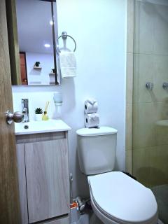 Comfortable and Spacious Apt - Sleeps 6 - 7
