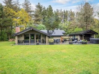 6 person holiday home in Nørre Nebel - 6