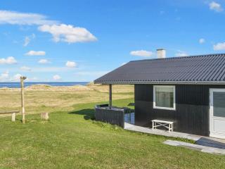 Family Holiday Home by North Sea - 3