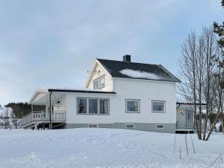 Seaside Retreat in Lyngen-By Traum - 8
