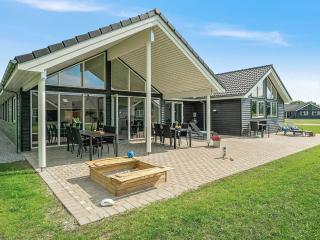 5 star holiday home in Grenaa - 5