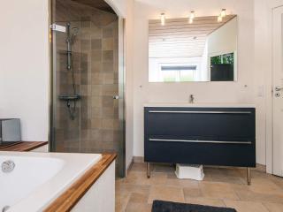 Luxurious Retreat with Spa and Sauna-By Traum - 2