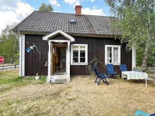 5 person holiday home in LINNERYD KRONOBERGS LÄN - 9