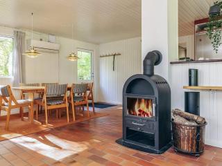 6 person holiday home in Hadsund - 2
