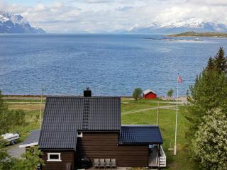 9 person holiday home in Lyngseidet - 0