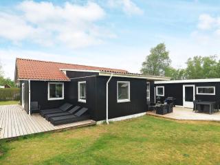 8 person holiday home in Ålbæk-By Traum - 0