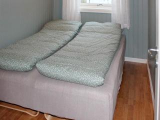 6 person holiday home in AVERØY - 2