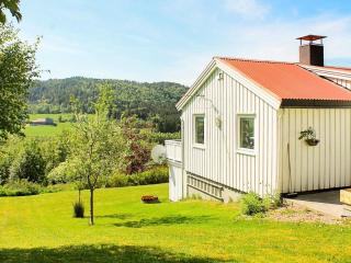 6 person holiday home in AVERØY - 1