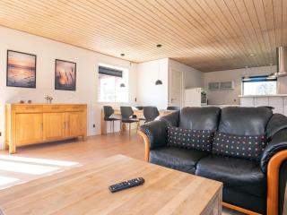 4 person holiday home in Oksbøl - 5