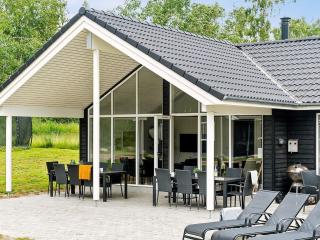 16 person holiday home in Væggerløse - 3