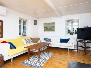 Lakeside Holiday Home with Forest - 1