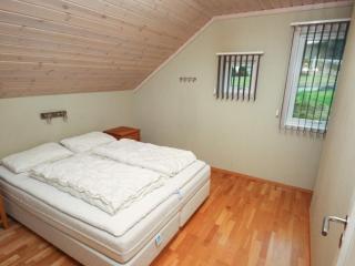 Five-Bedroom Holiday home in Jelsa 3 - 2