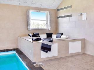 Luxury Retreat with Pool - Marielyst - 5
