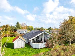 8 person holiday home in Juelsminde-By Traum - 0