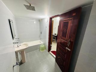 Luxurious apartment in Dhaka - Bāiljuri - 7