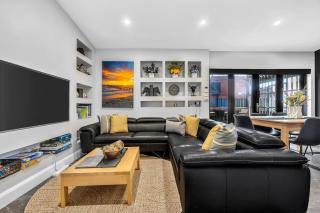 The Blue Stone Haven | 4BR with Garage - 8