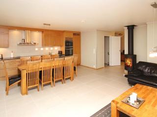 Five-Bedroom Holiday home in Jelsa 1 - 9