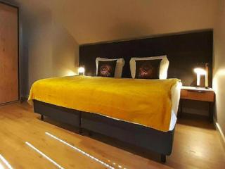 4-bedroom holiday home with sauna and whirlpool - 7
