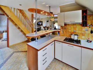 Cottage by Ostrowieckie Lake with Private Beach - 9