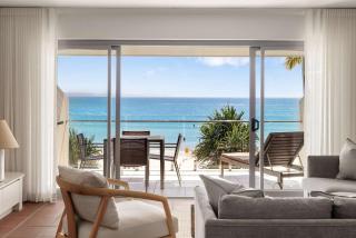 Fairshore 38 Beachfront Balcony - 8