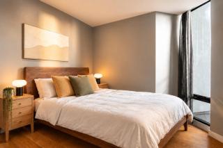 Beachside Gem - Sweeping Views & Cafés Nearby! - 1
