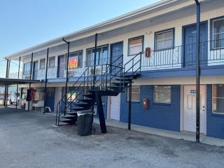 Sands Motel - 1